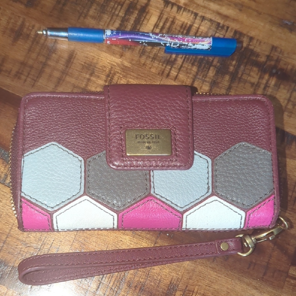 Fossil Pink and Gray Leather Wrestlit Slim Quinn Clutch